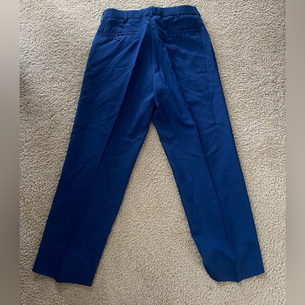 Pressed and ready to wear! Tailored pant in a gorgeous navy blue - Picture 3 of 4